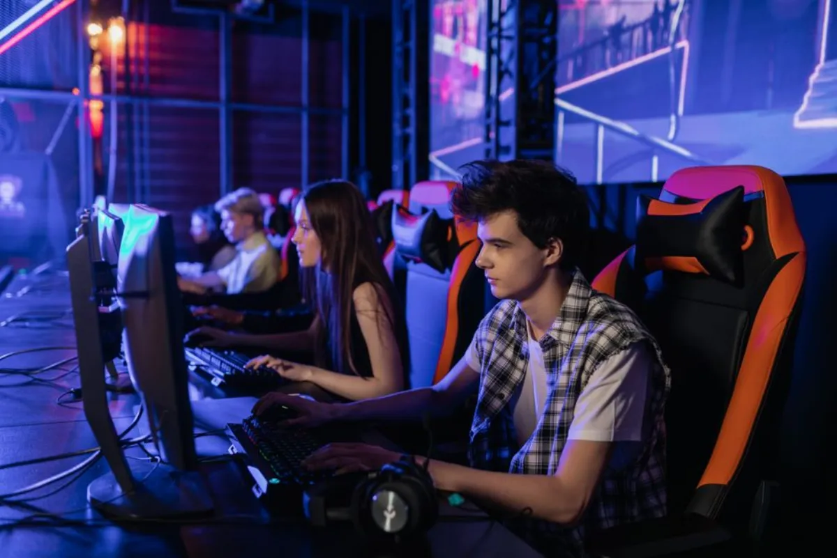 female gamer