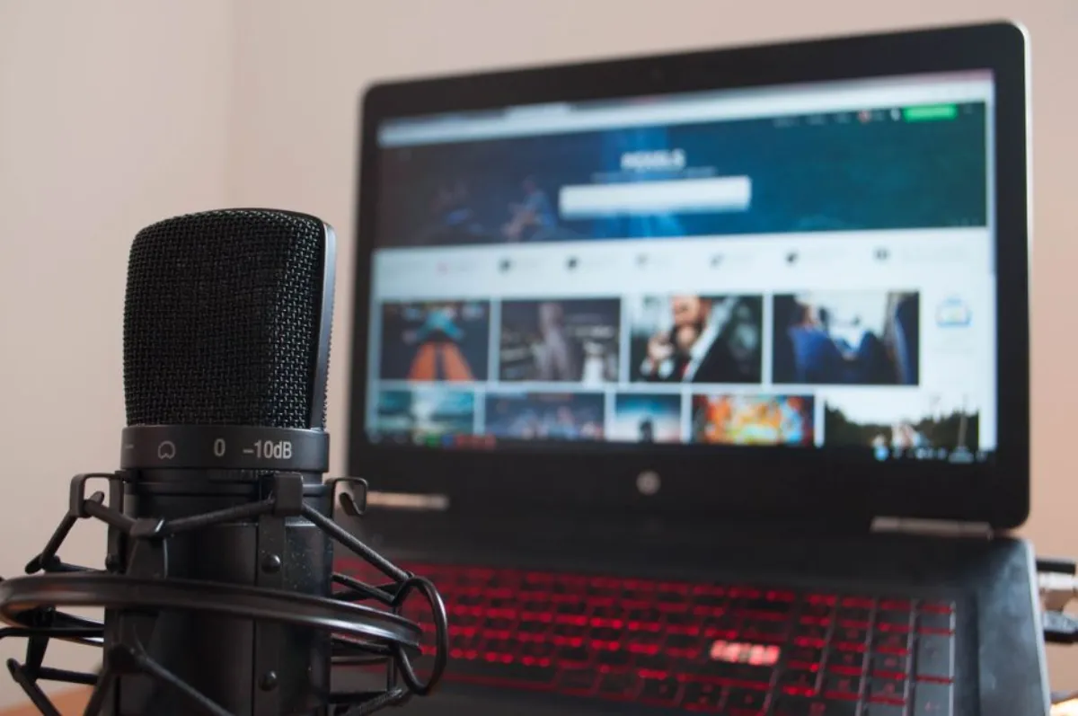 laptop streaming